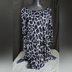 Peter Nygard Black and White Paisley Tunic